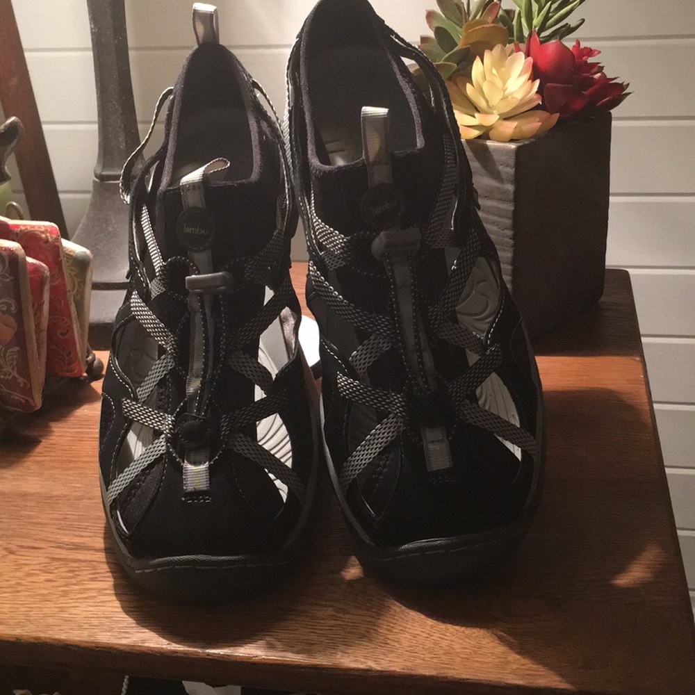 Jambu shoes